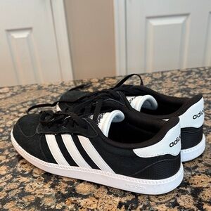 Adidas Cloudfoam Plus Black and White Striped Sneakers